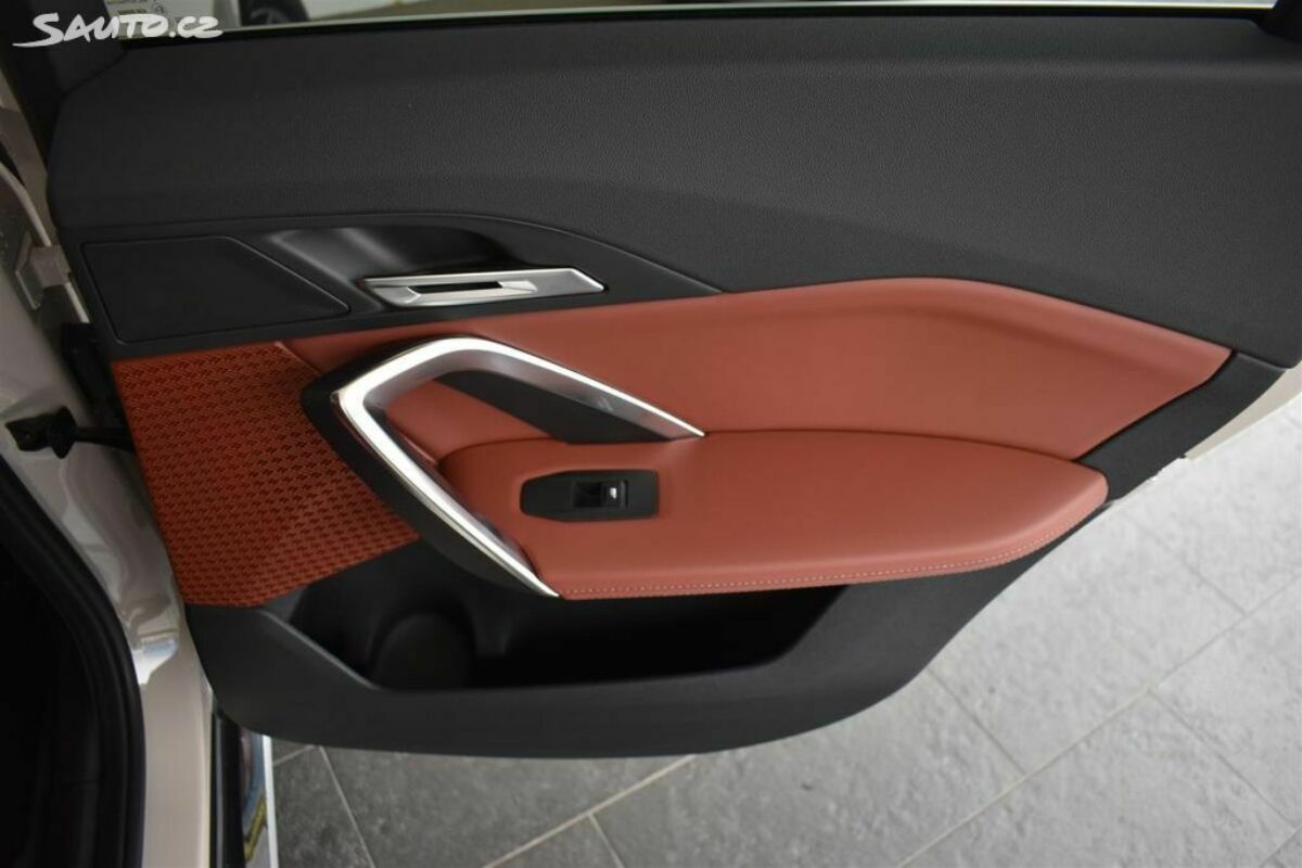 Fotografie vozu - klik pro zvětšení