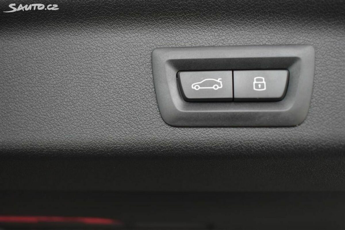 Fotografie vozu - klik pro zvětšení