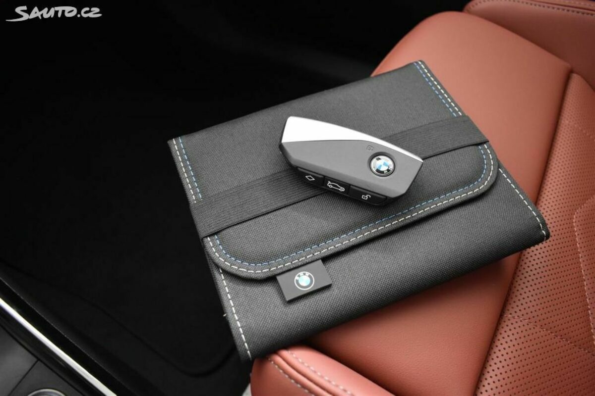 Fotografie vozu - klik pro zvětšení