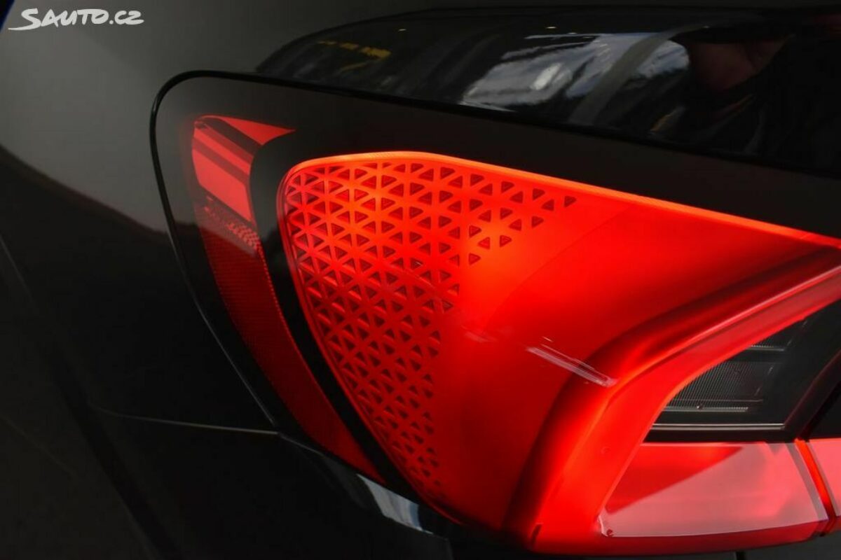 Fotografie vozu - klik pro zvětšení