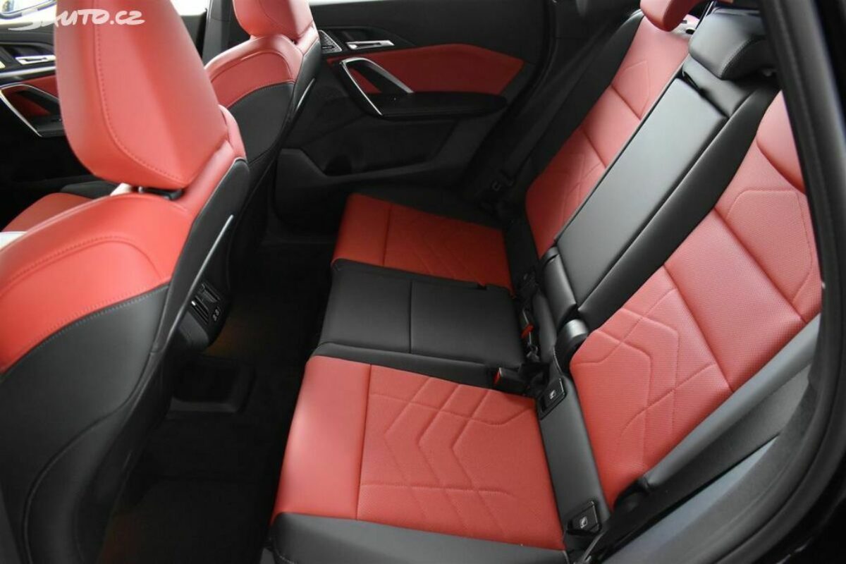 Fotografie vozu - klik pro zvětšení