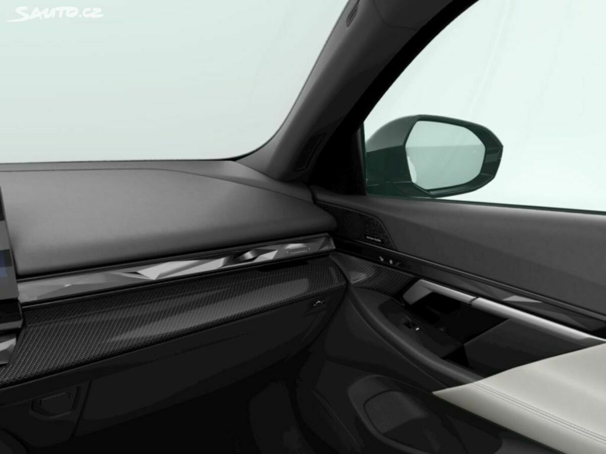 Fotografie vozu - klik pro zvětšení