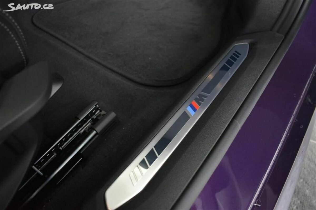 Fotografie vozu - klik pro zvětšení