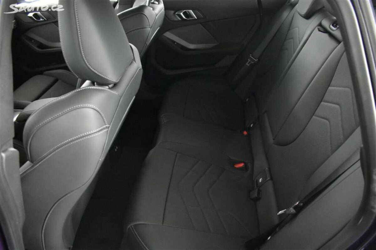 Fotografie vozu - klik pro zvětšení