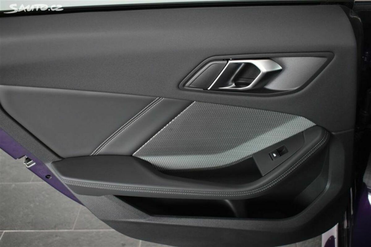 Fotografie vozu - klik pro zvětšení