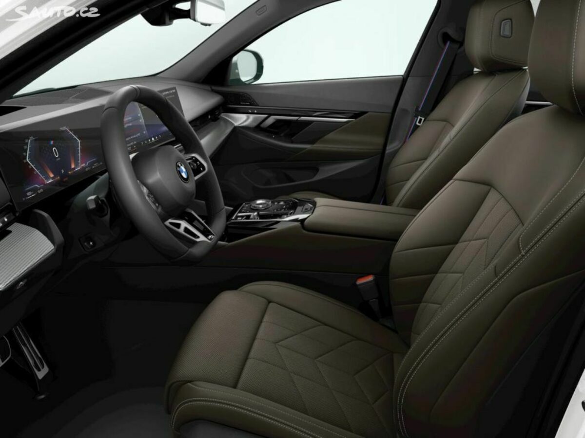 Fotografie vozu - klik pro zvětšení