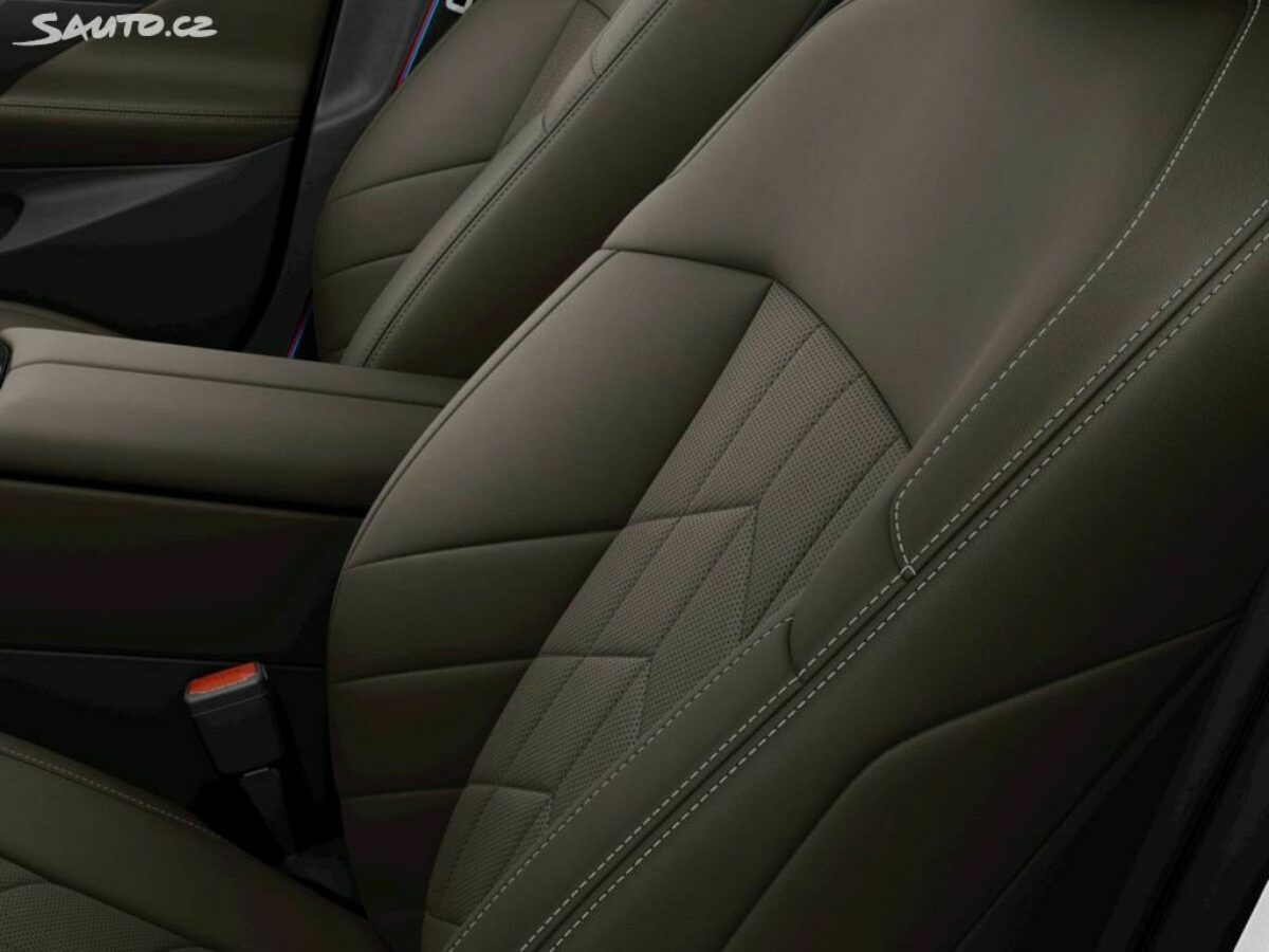 Fotografie vozu - klik pro zvětšení