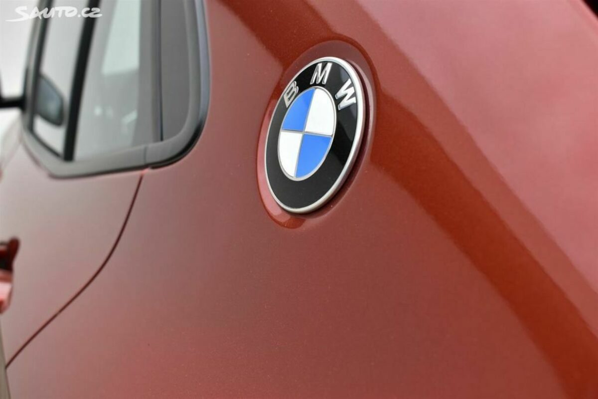 Fotografie vozu - klik pro zvětšení