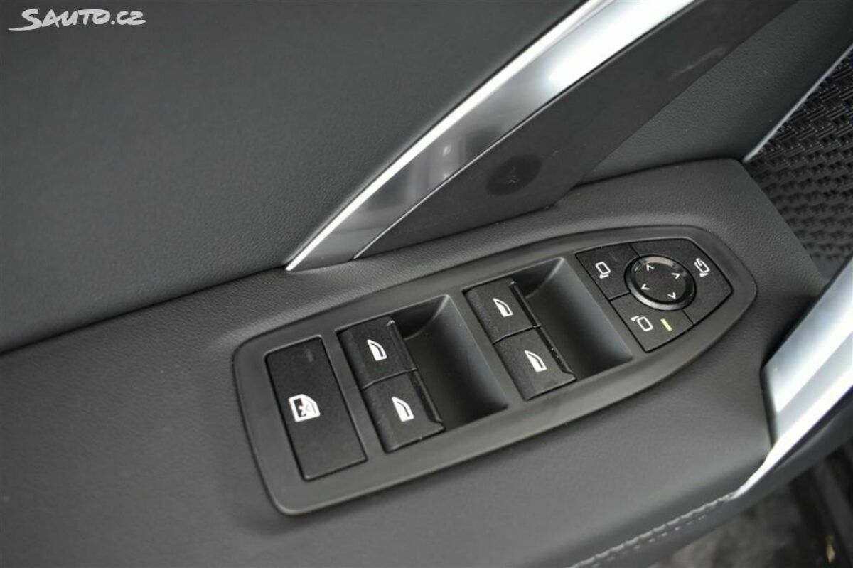 Fotografie vozu - klik pro zvětšení