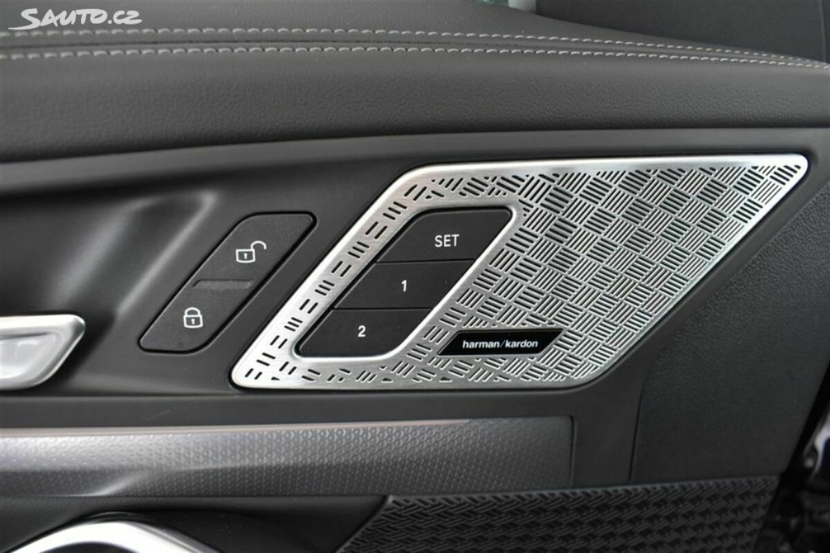 Fotografie vozu - klik pro zvětšení