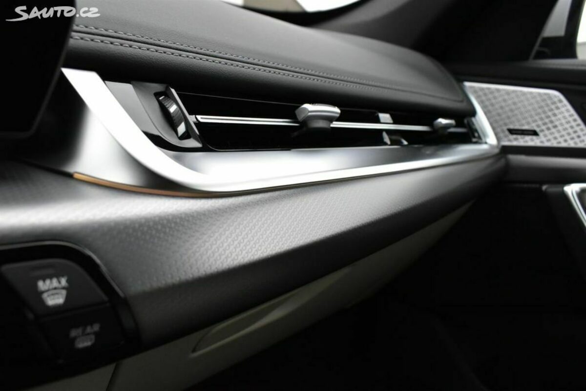 Fotografie vozu - klik pro zvětšení