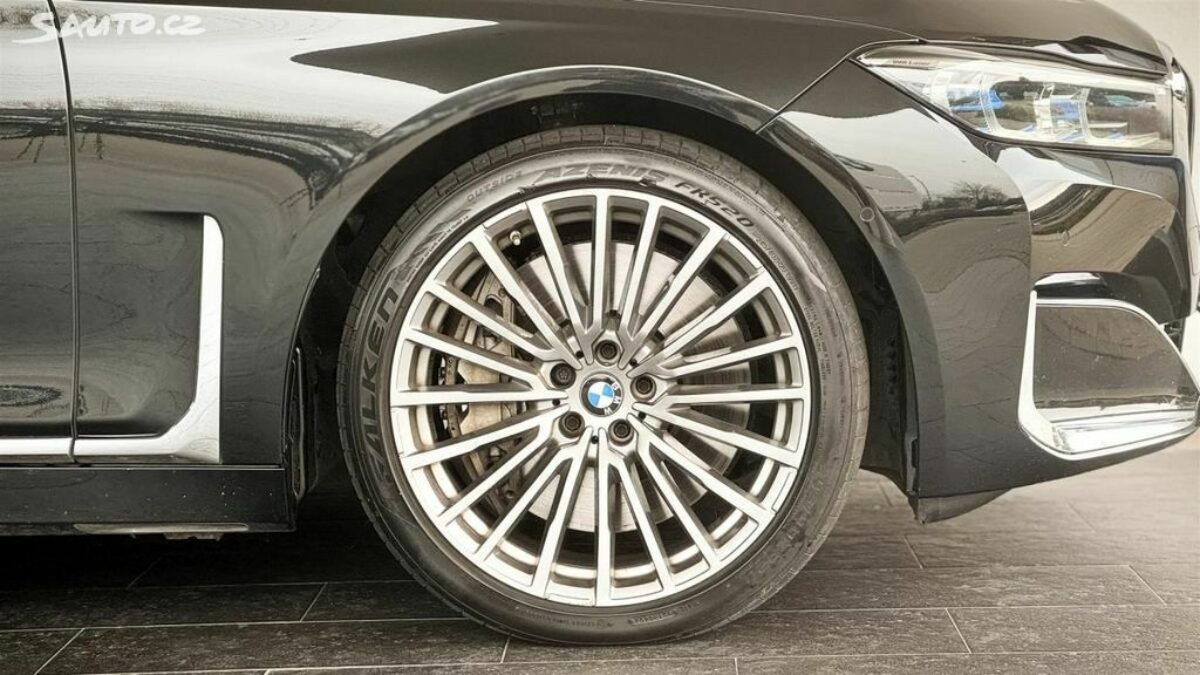 Fotografie vozu - klik pro zvětšení