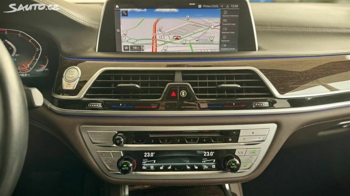 Fotografie vozu - klik pro zvětšení