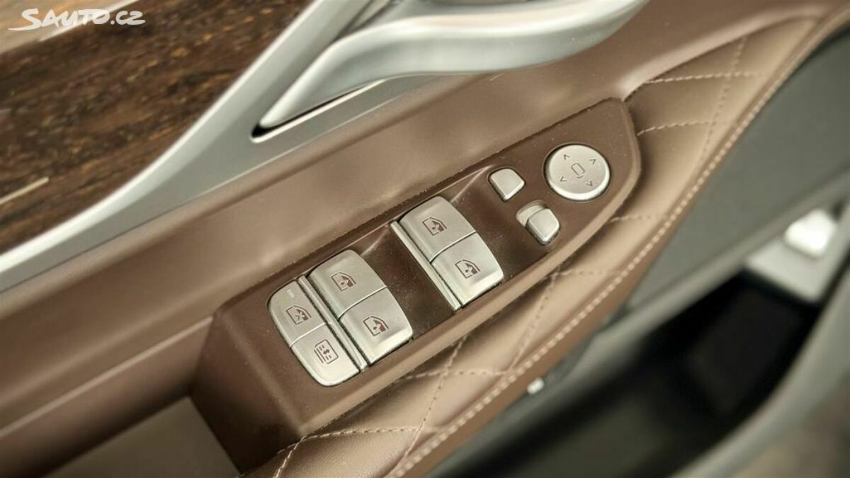 Fotografie vozu - klik pro zvětšení