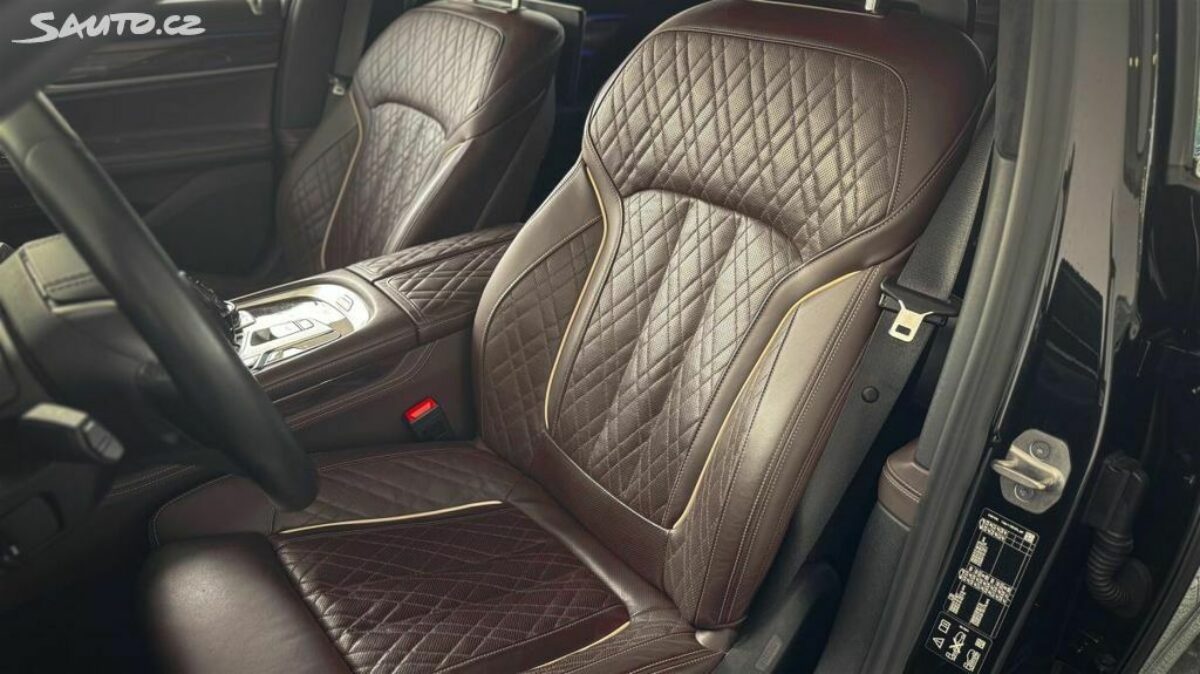 Fotografie vozu - klik pro zvětšení