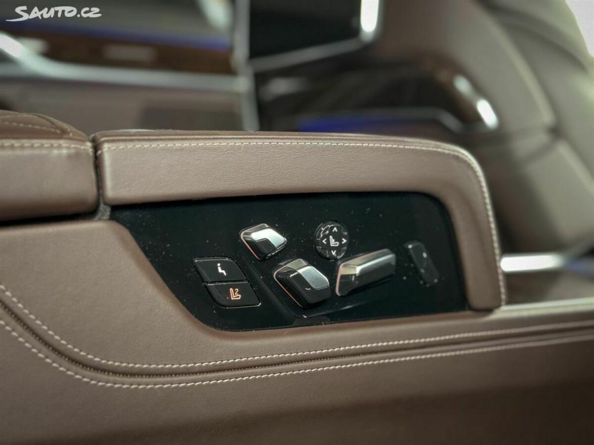 Fotografie vozu - klik pro zvětšení