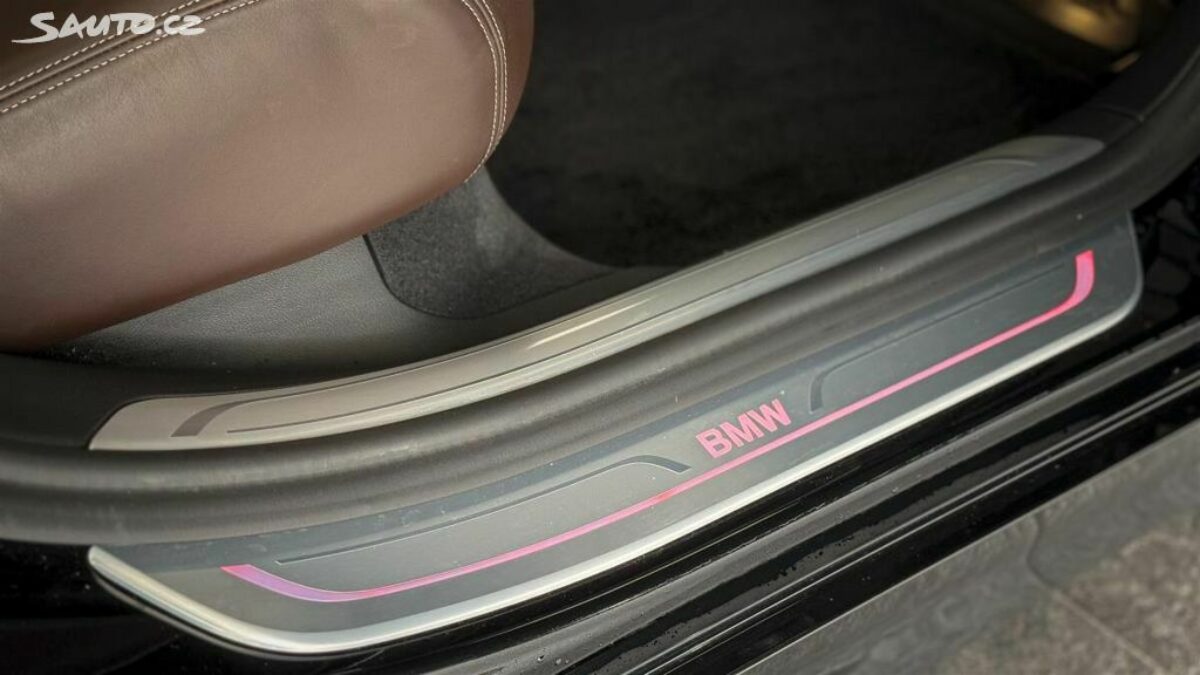 Fotografie vozu - klik pro zvětšení