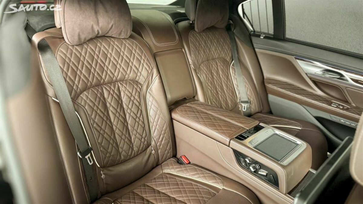 Fotografie vozu - klik pro zvětšení