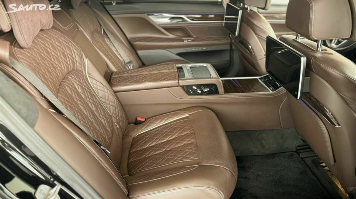 Fotografie vozu - klik pro zvětšení