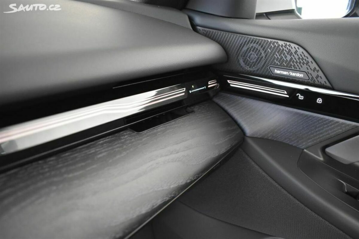 Fotografie vozu - klik pro zvětšení