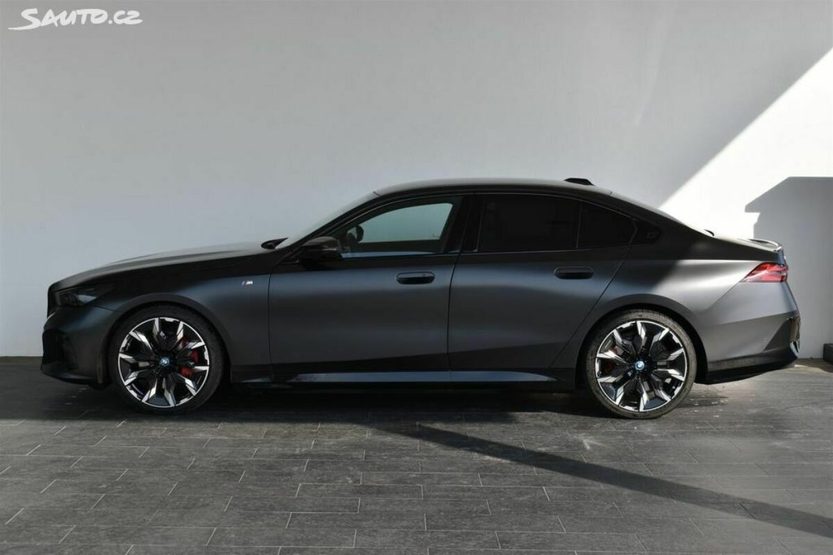 Fotografie vozu - klik pro zvětšení