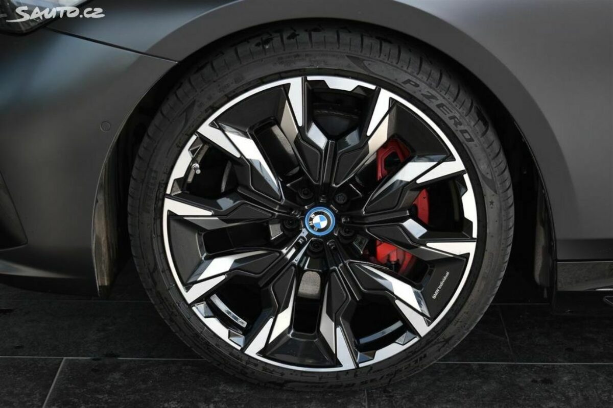 Fotografie vozu - klik pro zvětšení