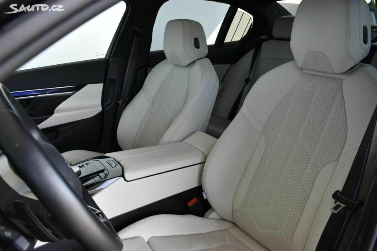 Fotografie vozu - klik pro zvětšení