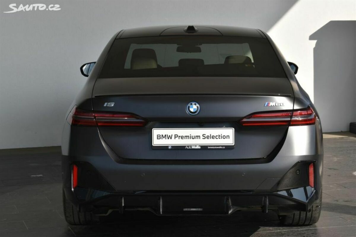 Fotografie vozu - klik pro zvětšení