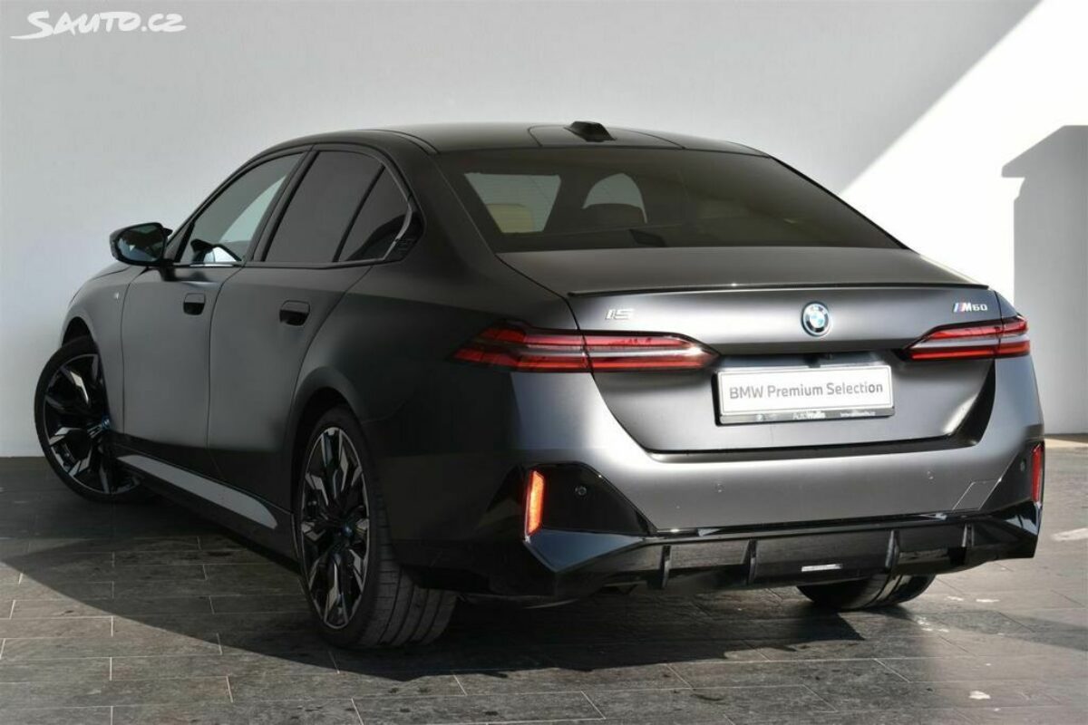 Fotografie vozu - klik pro zvětšení