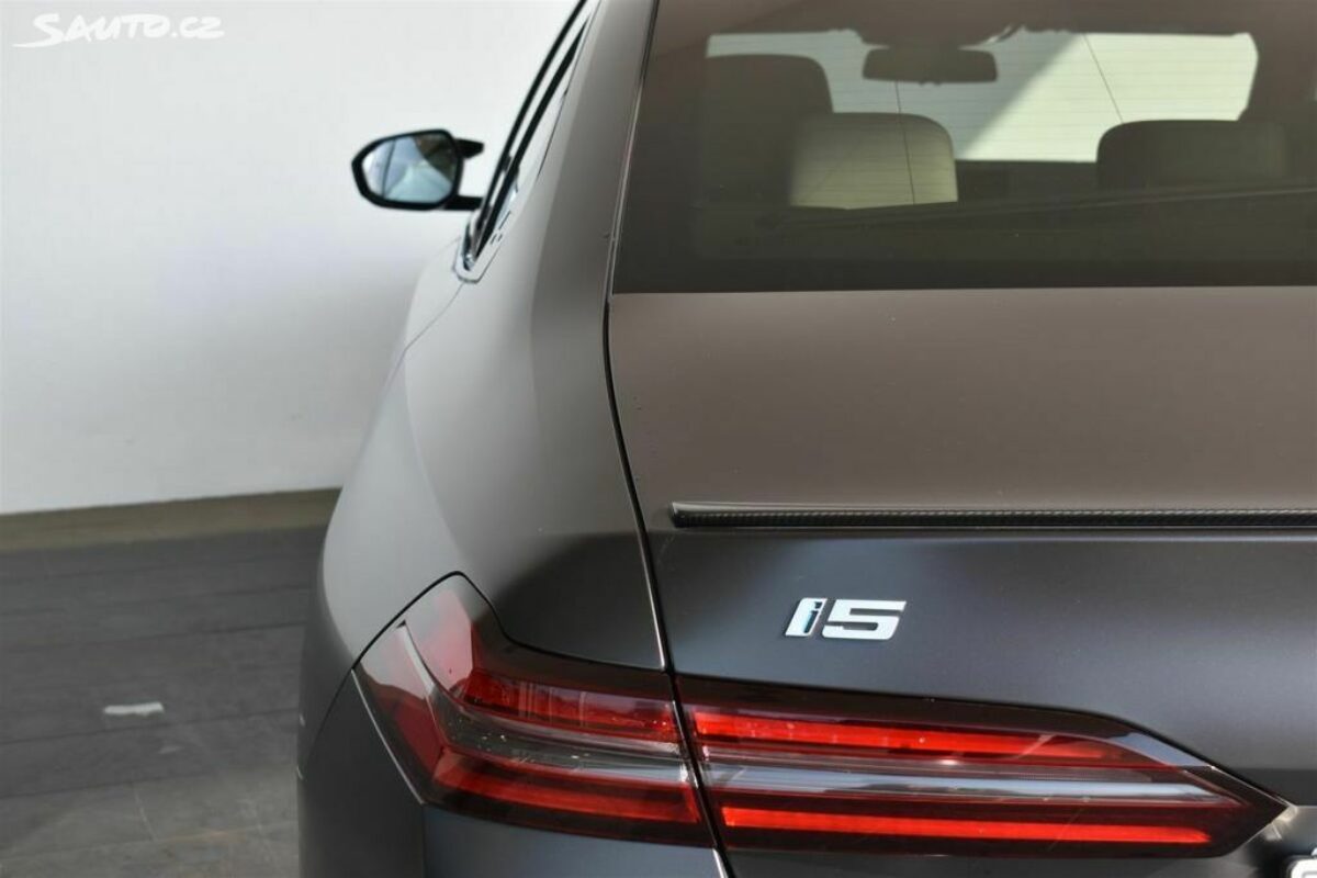 Fotografie vozu - klik pro zvětšení