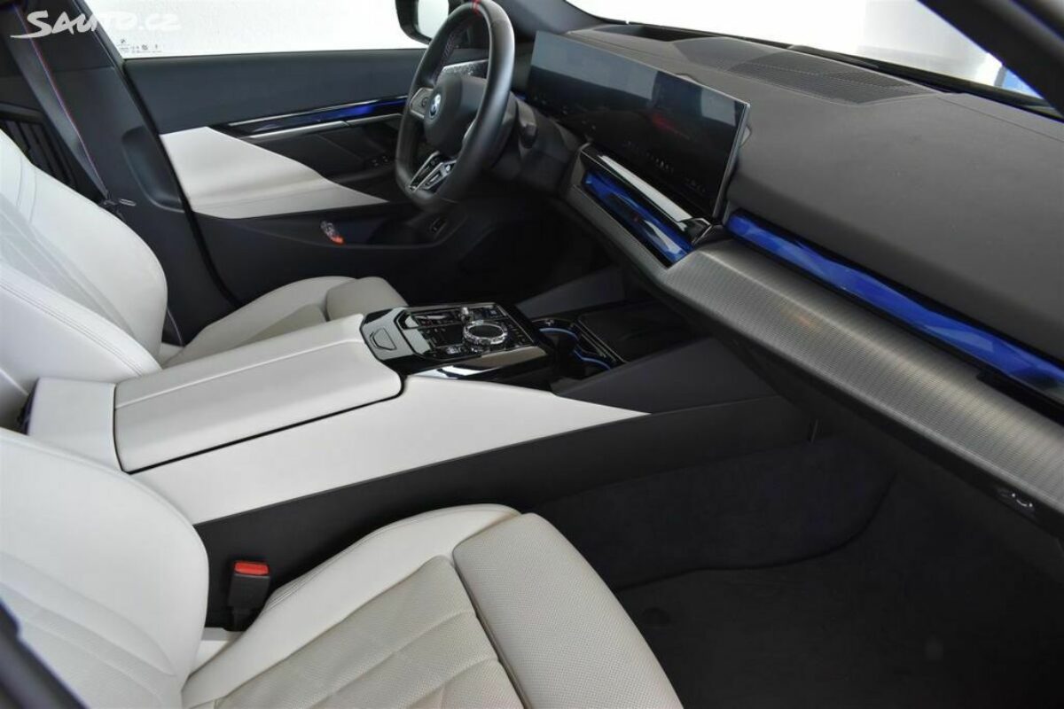 Fotografie vozu - klik pro zvětšení