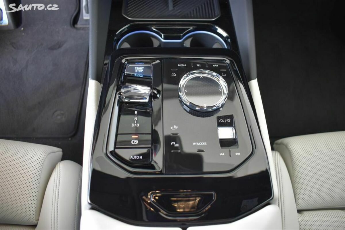 Fotografie vozu - klik pro zvětšení