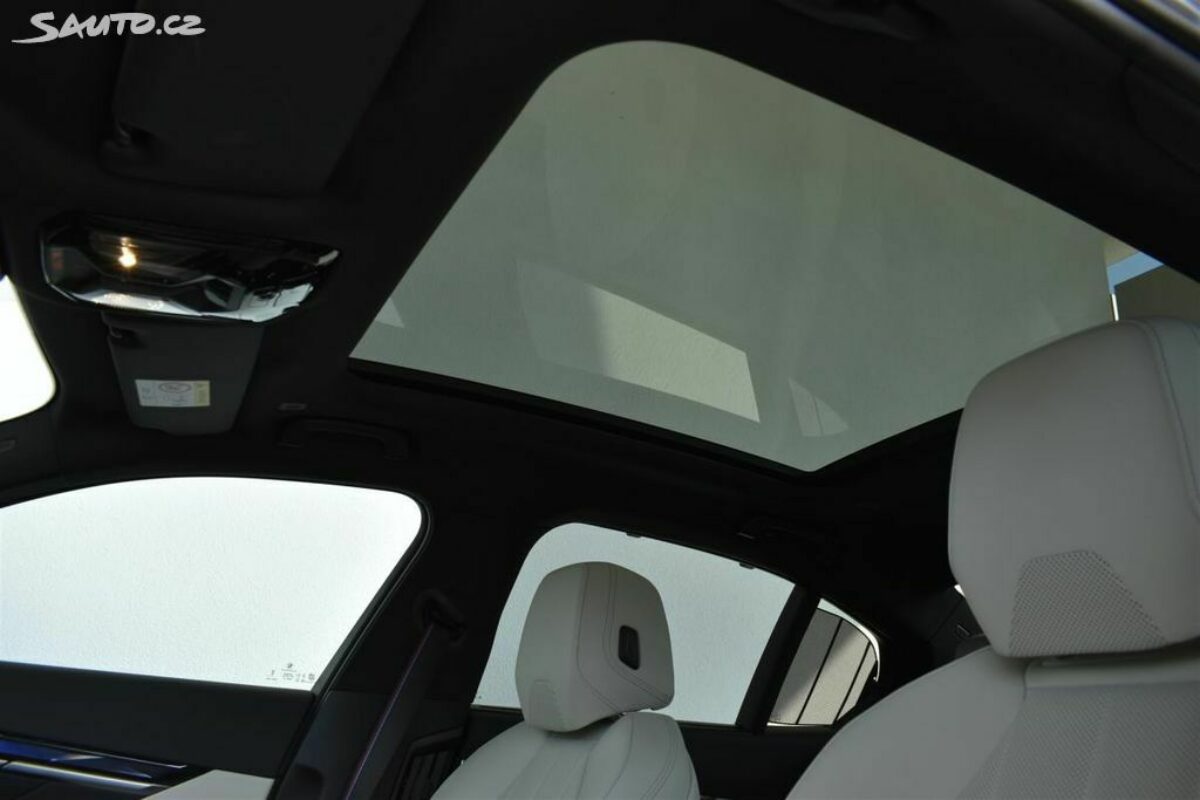 Fotografie vozu - klik pro zvětšení