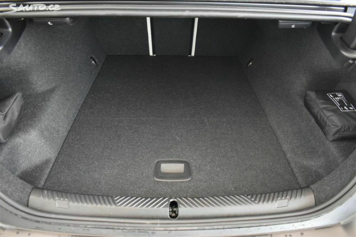 Fotografie vozu - klik pro zvětšení