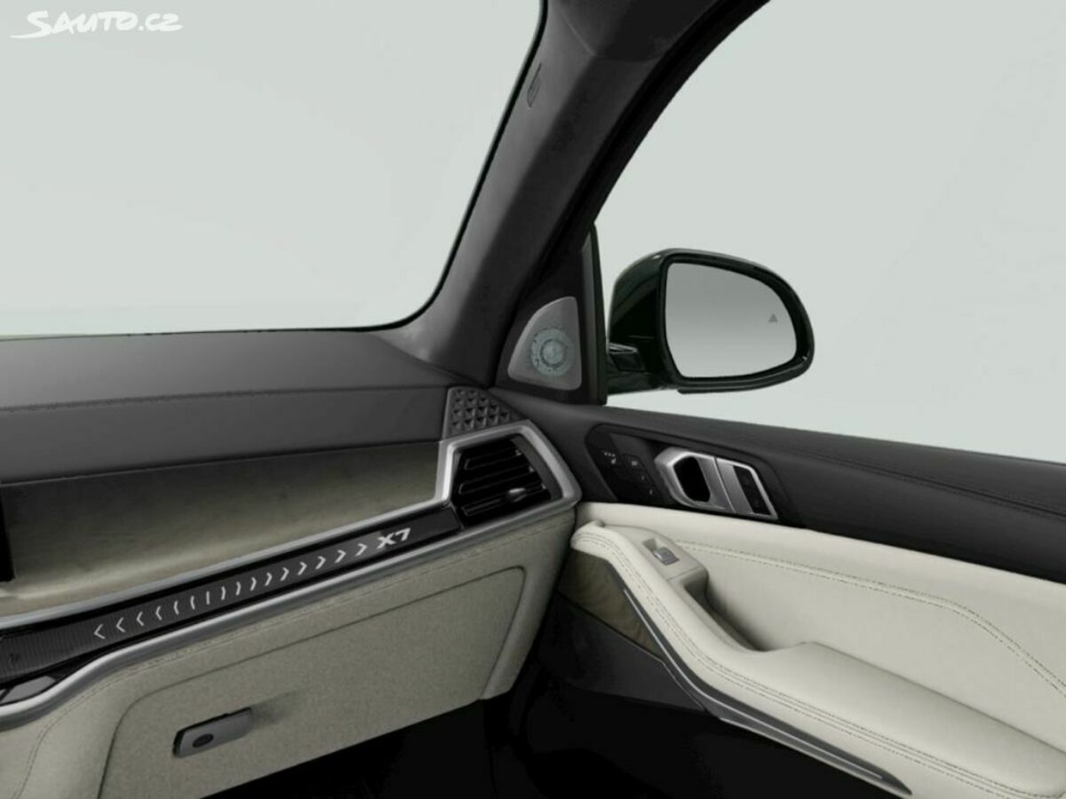 Fotografie vozu - klik pro zvětšení