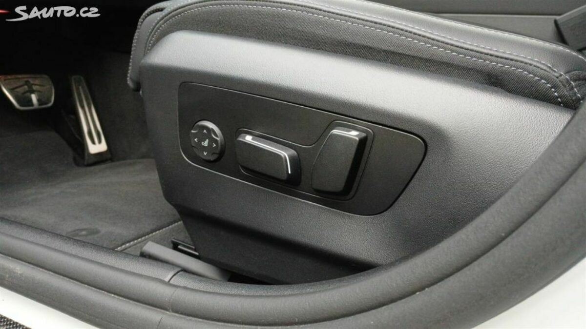 Fotografie vozu - klik pro zvětšení