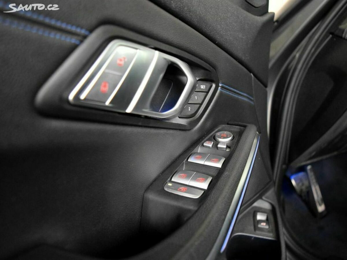 Fotografie vozu - klik pro zvětšení