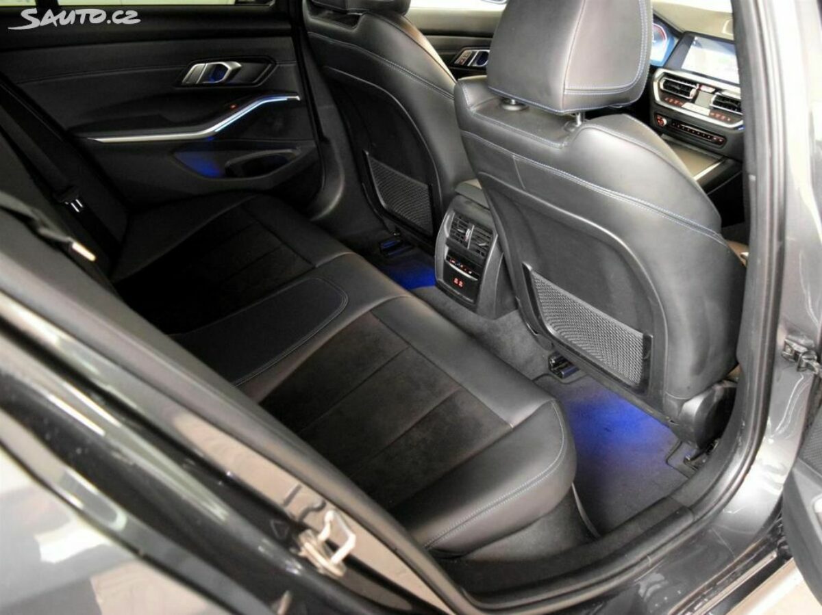 Fotografie vozu - klik pro zvětšení