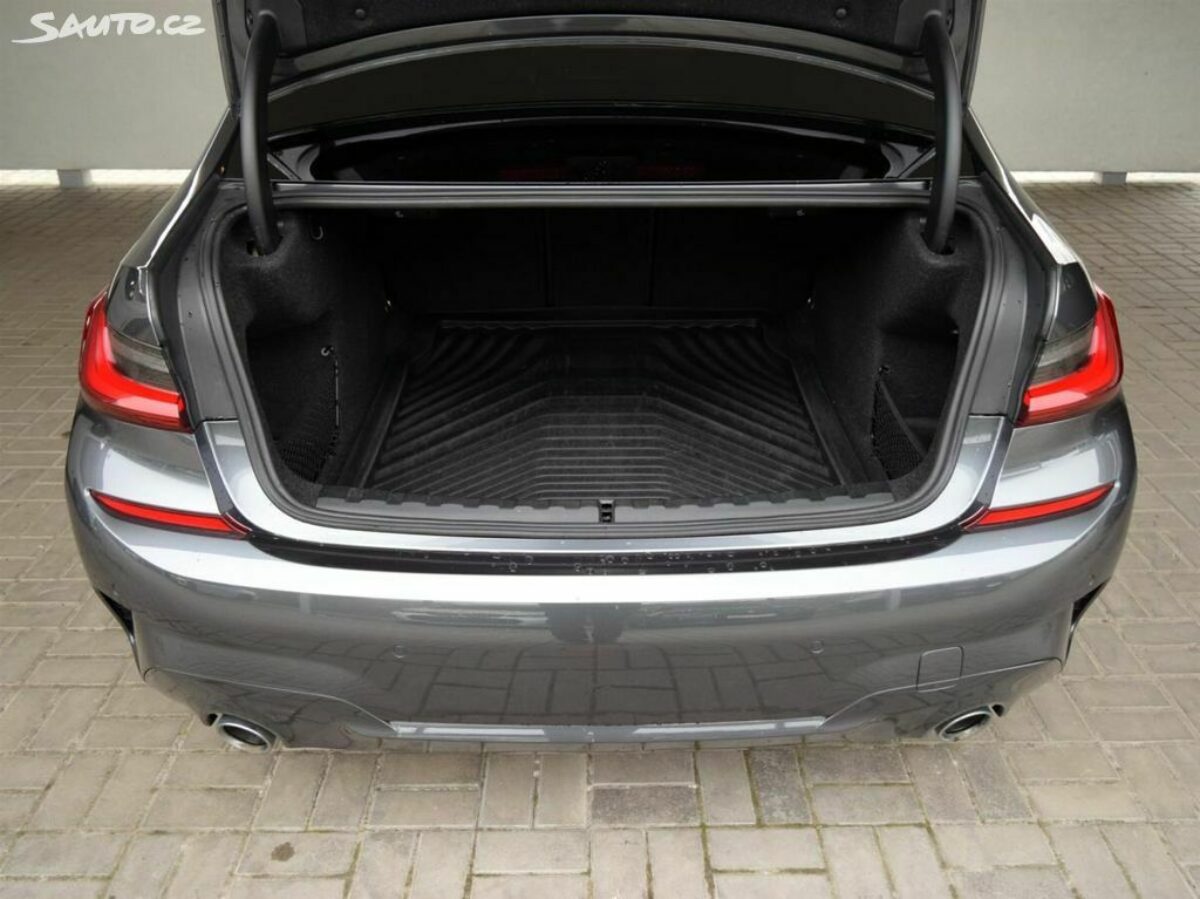 Fotografie vozu - klik pro zvětšení