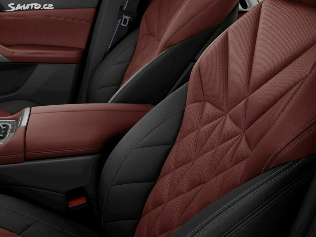 Fotografie vozu - klik pro zvětšení