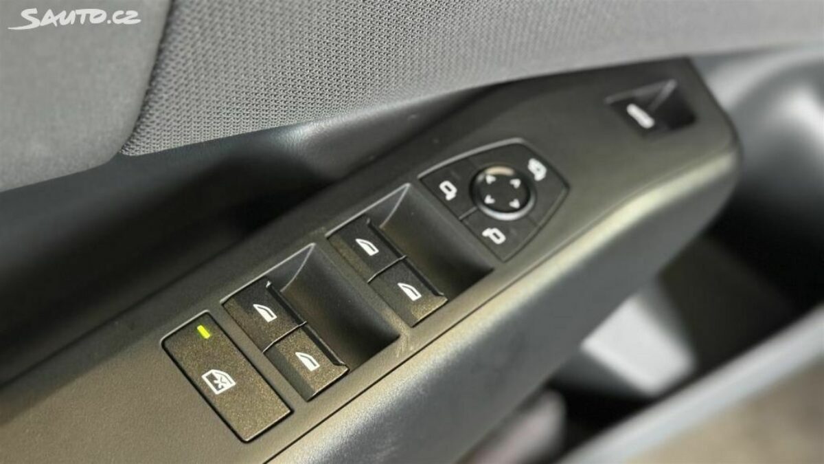 Fotografie vozu - klik pro zvětšení