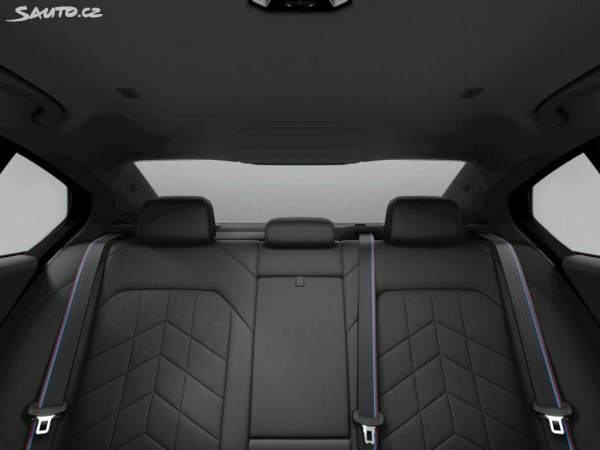 Fotografie vozu - klik pro zvětšení