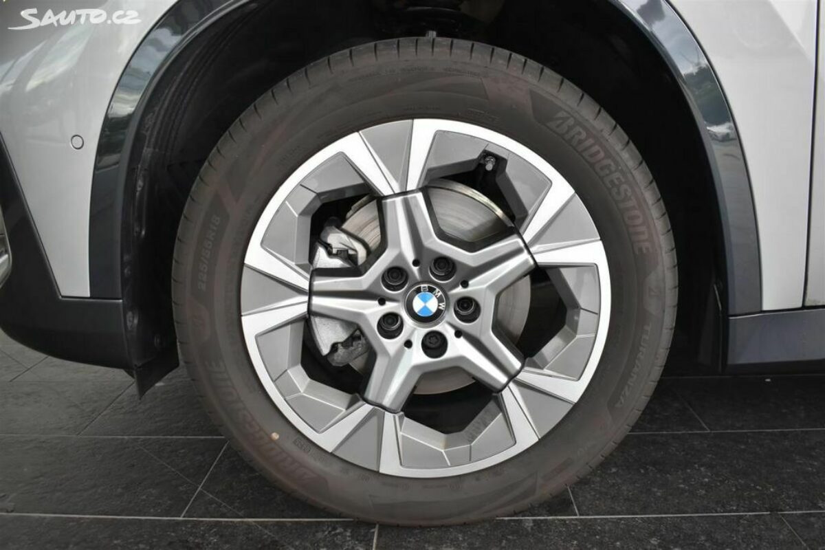 Fotografie vozu - klik pro zvětšení