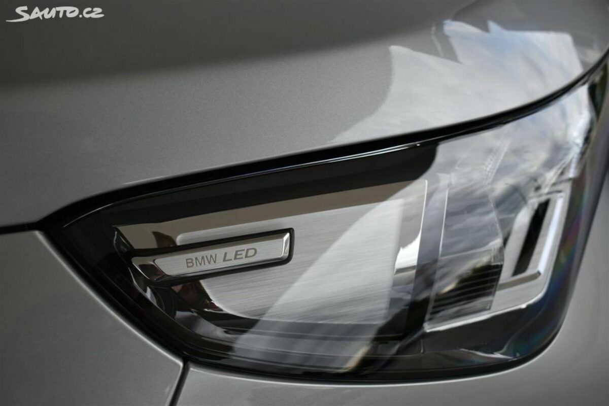 Fotografie vozu - klik pro zvětšení