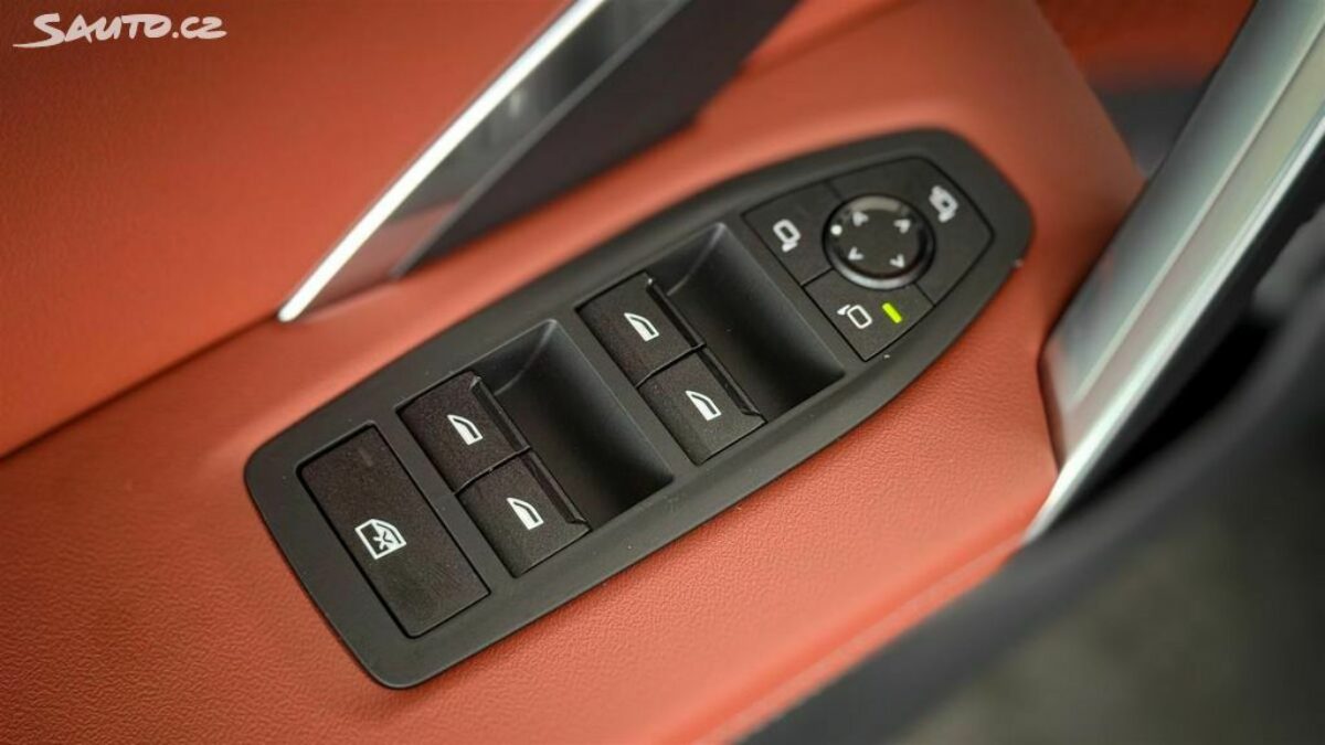 Fotografie vozu - klik pro zvětšení