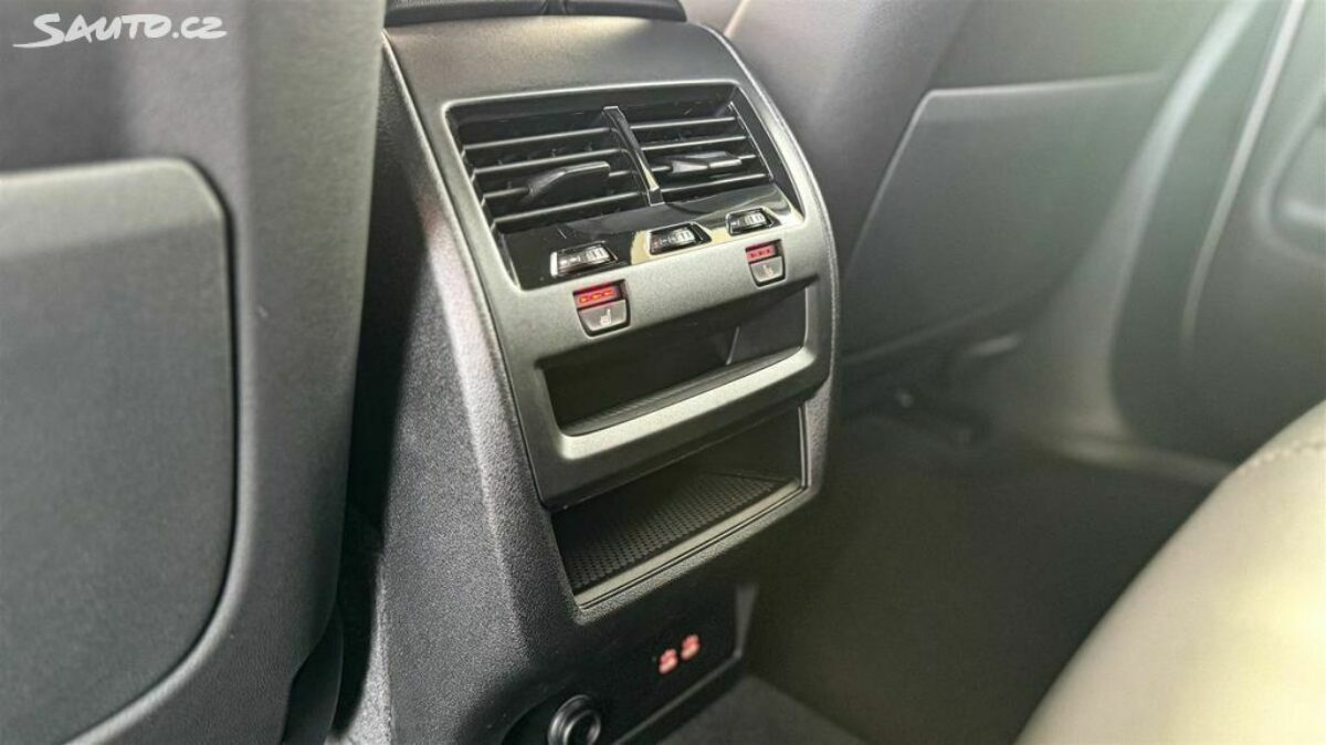 Fotografie vozu - klik pro zvětšení