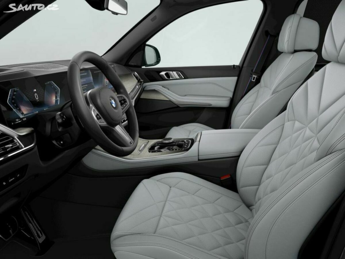 Fotografie vozu - klik pro zvětšení