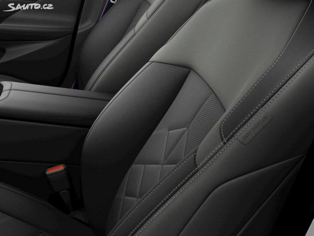 Fotografie vozu - klik pro zvětšení