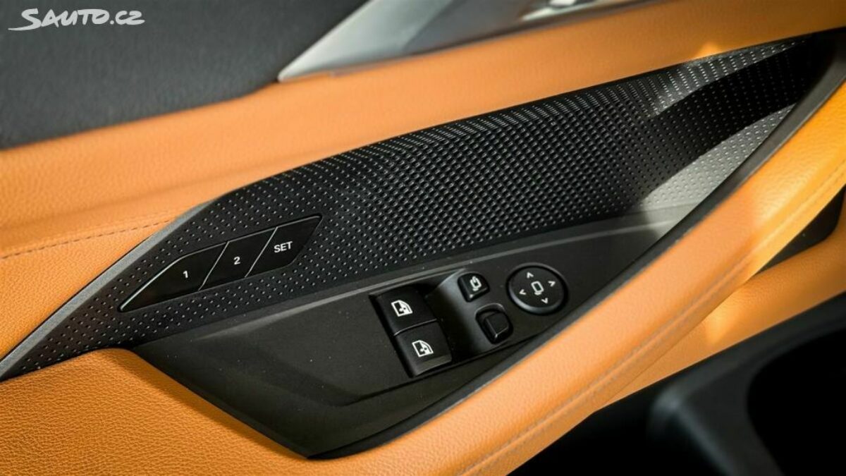 Fotografie vozu - klik pro zvětšení