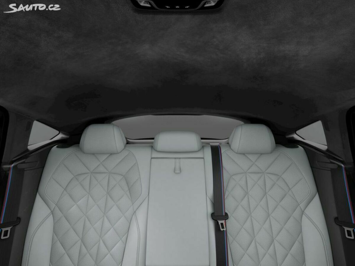 Fotografie vozu - klik pro zvětšení